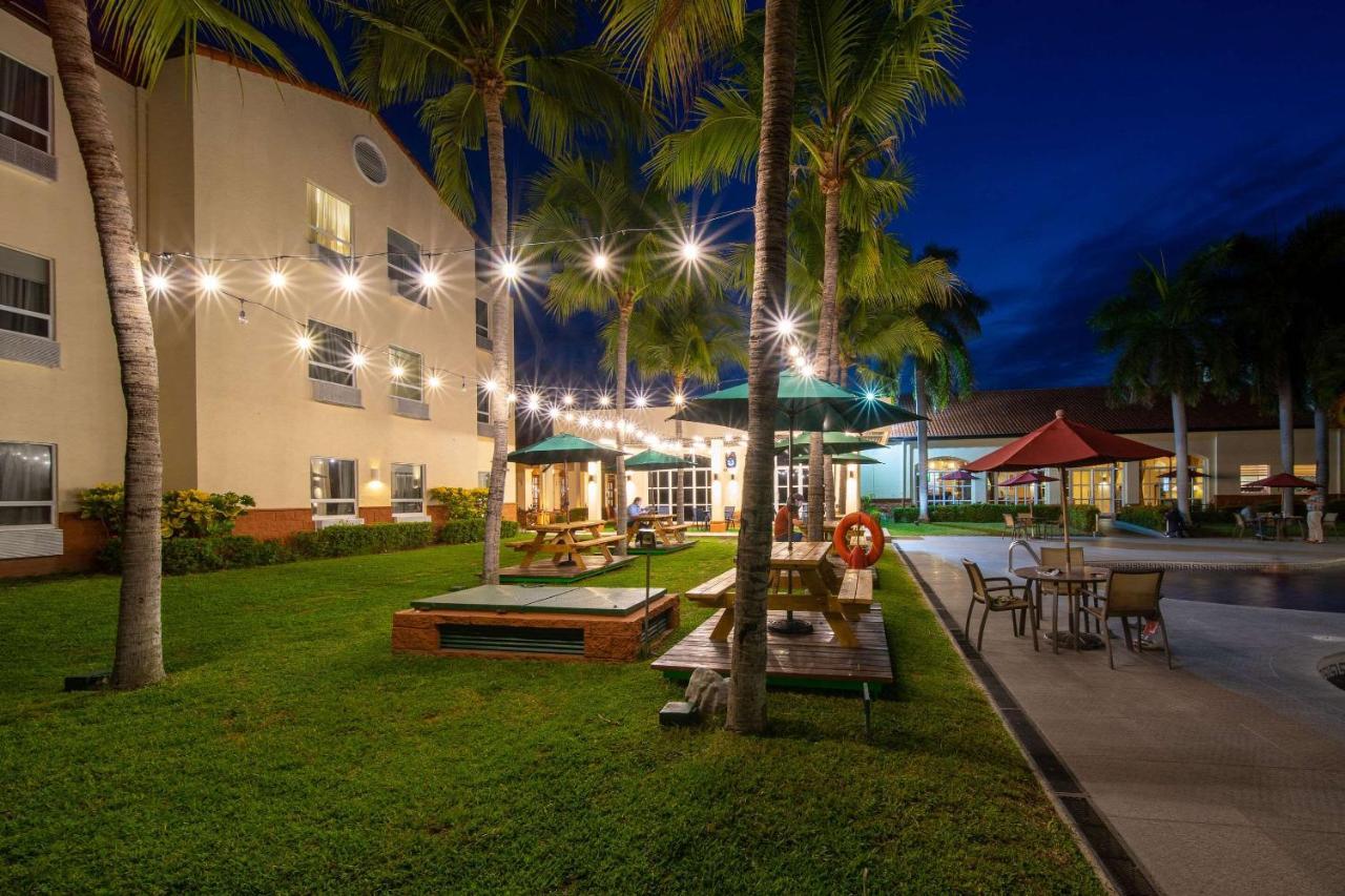Quality Hotel Real Aeropuerto San Salvador San Luis Buitenkant foto
