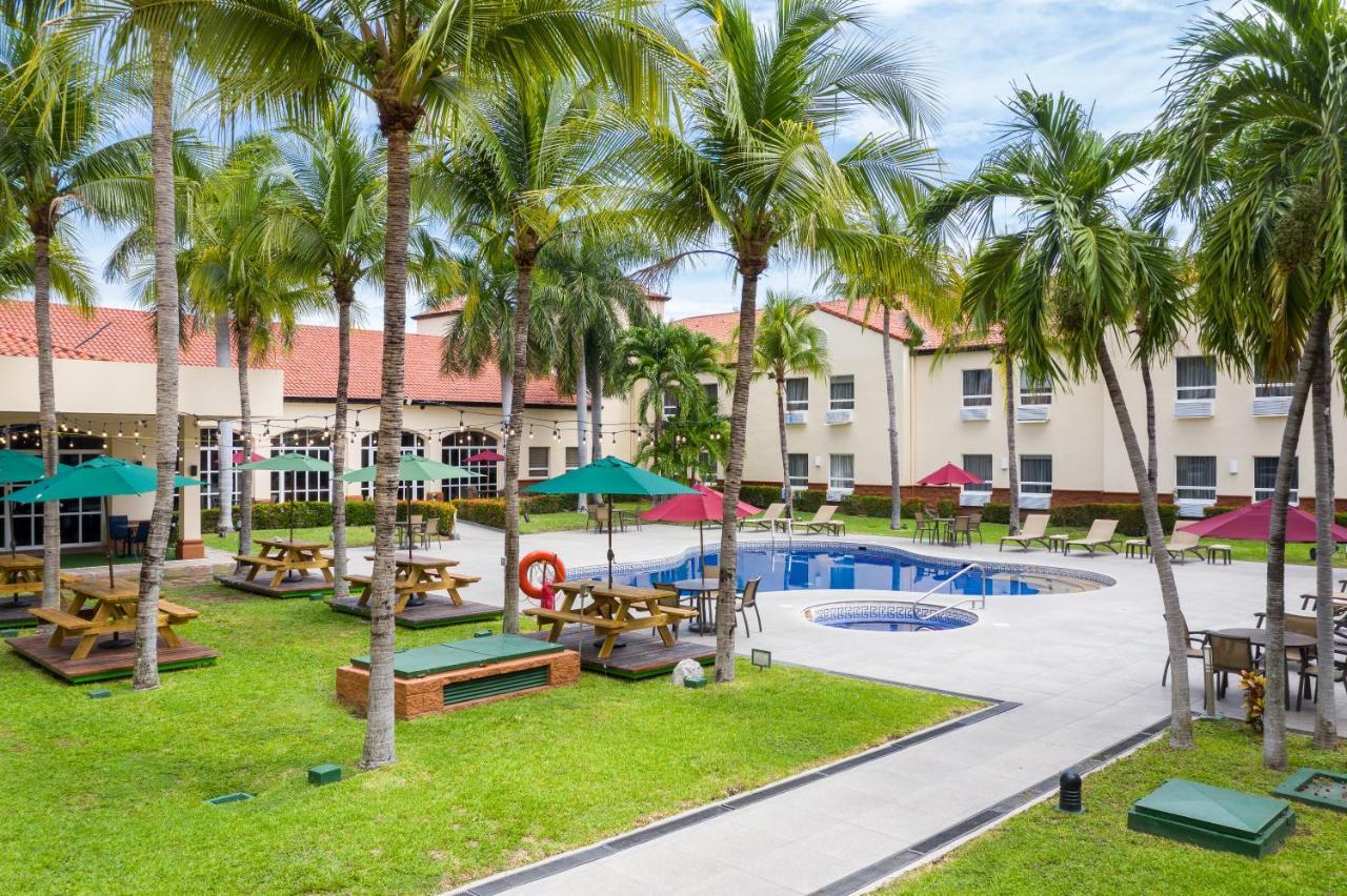 Quality Hotel Real Aeropuerto San Salvador San Luis Buitenkant foto