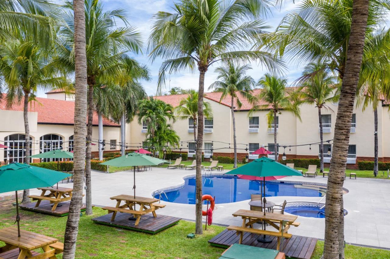 Quality Hotel Real Aeropuerto San Salvador San Luis Buitenkant foto