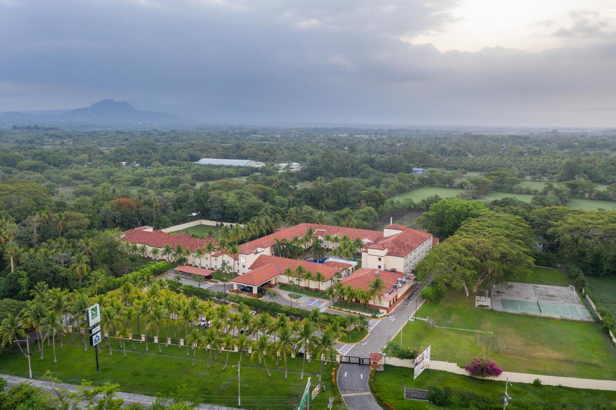 Quality Hotel Real Aeropuerto San Salvador San Luis Buitenkant foto