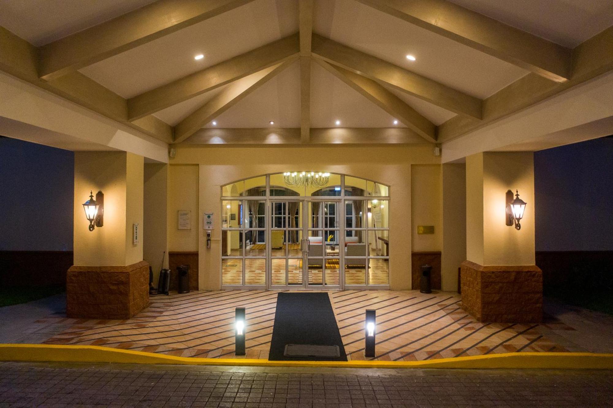 Quality Hotel Real Aeropuerto San Salvador San Luis Buitenkant foto